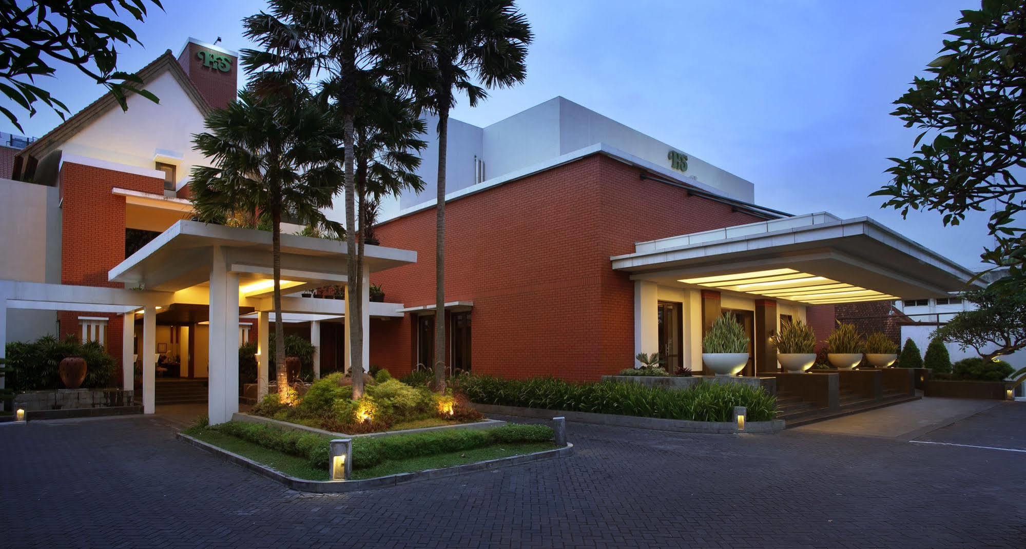 Hotel Santika Premiere Malang Exterior photo